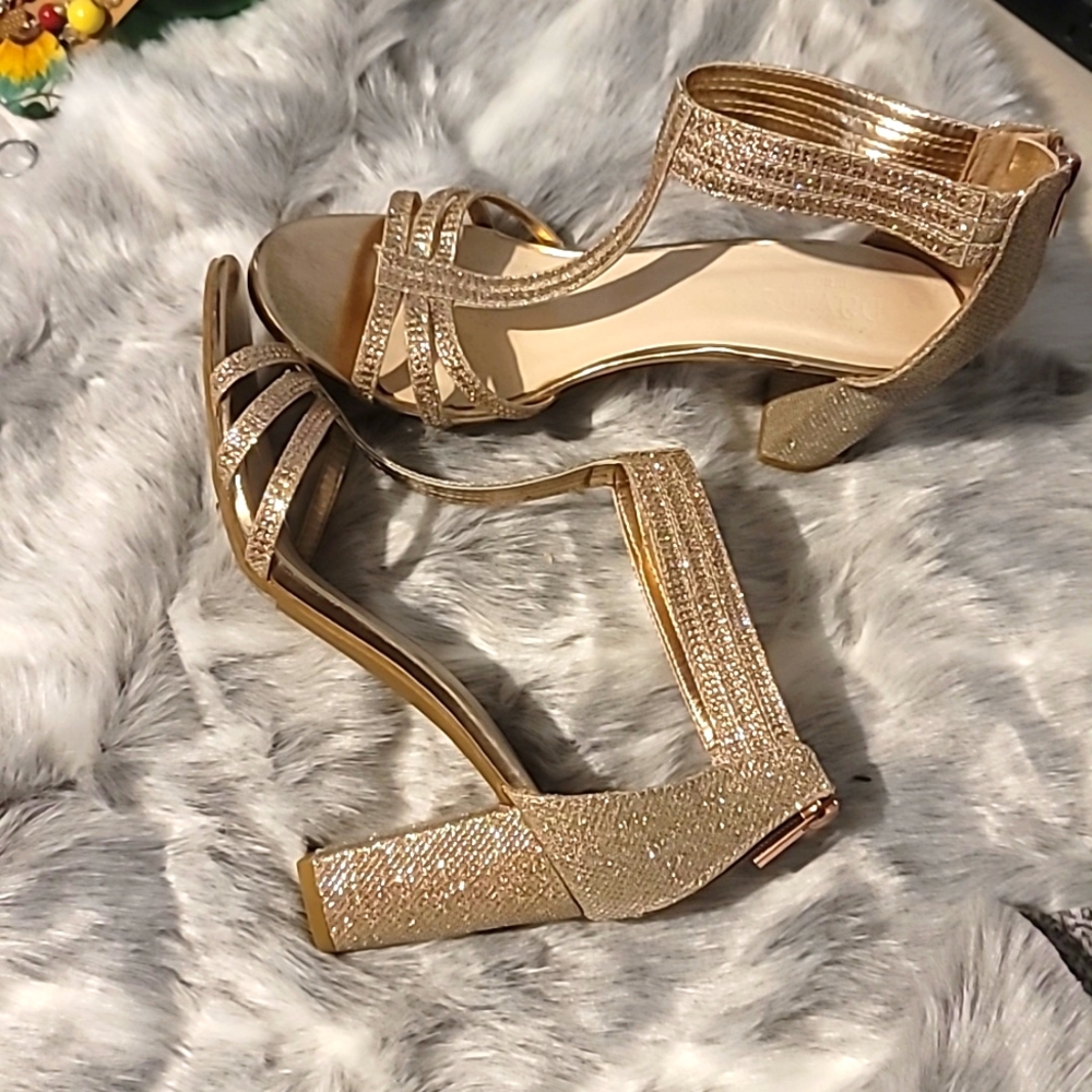 David's Bridal Everly M Rose Gold Size 8.5 Block Heel